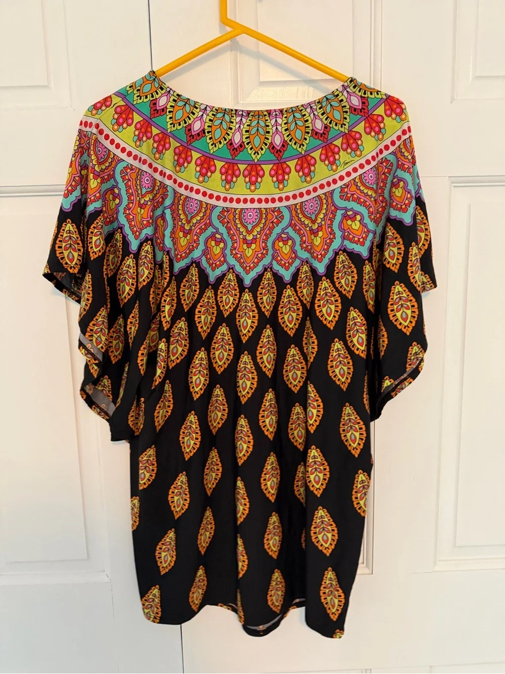 Trina Turk vibrant eye
